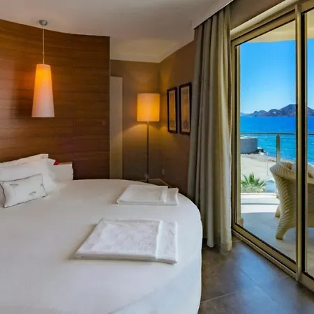Ξενοδοχείο La Local Suites&Spa