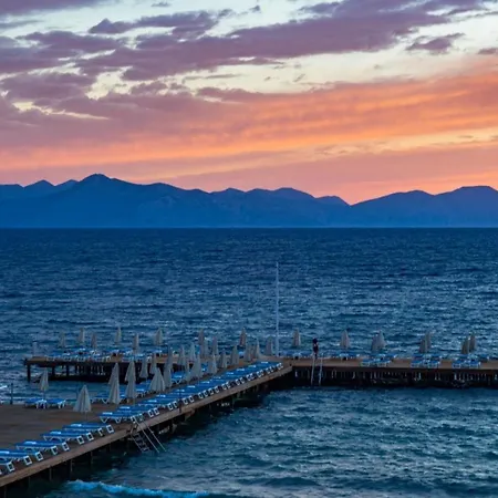 La Local Suites&Spa Ξενοδοχείο 4*