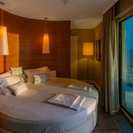 Hotel La Local Suites&Spa 4*
